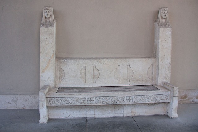 拜仁領先熱刺上半場維卡裏奧失誤維多維奇閃電破門.